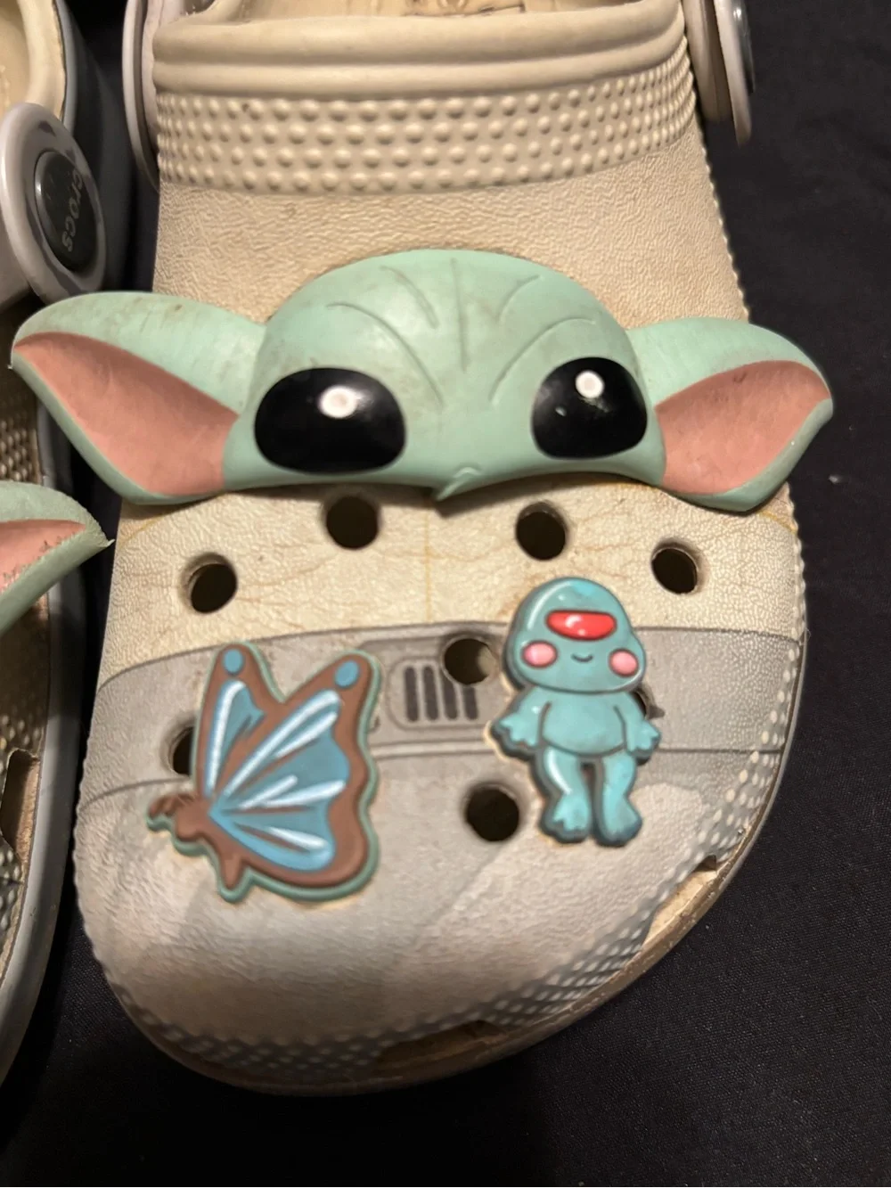 CROCS Kids Beige & Light Green Baby Yoda Clog with Jibbitz sz-C12